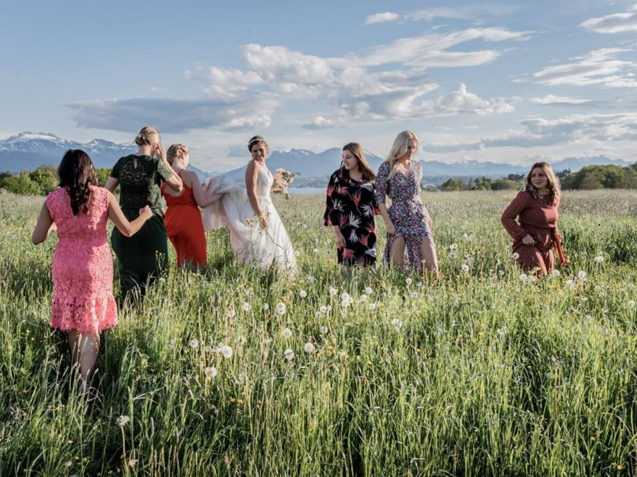 Main image for gallery Hochzeitsreportage und Brautstyling