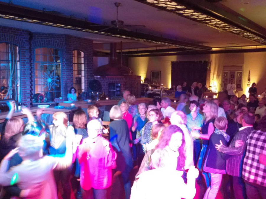 Main image for gallery Party DJ für Jubiläen