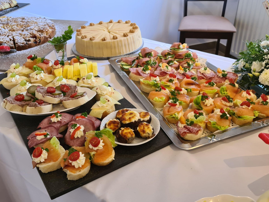 Main image for gallery Kuchenbuffet