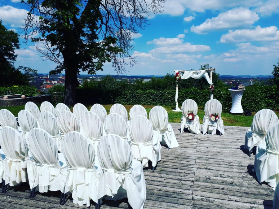 Main image for gallery Mein Herz spricht - Freie Traurednerin Jennifer Rohwer