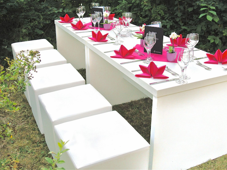 Main image for gallery Hochzeit im Schlossgarten