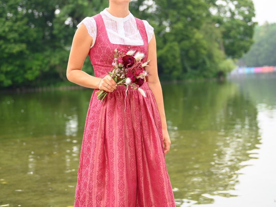 Main image for gallery Braut Sandra
