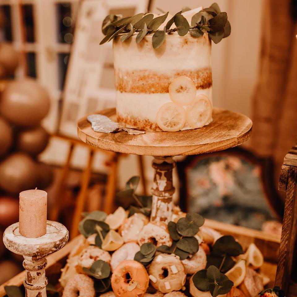 Einstöckiger Semi-Naked Cake