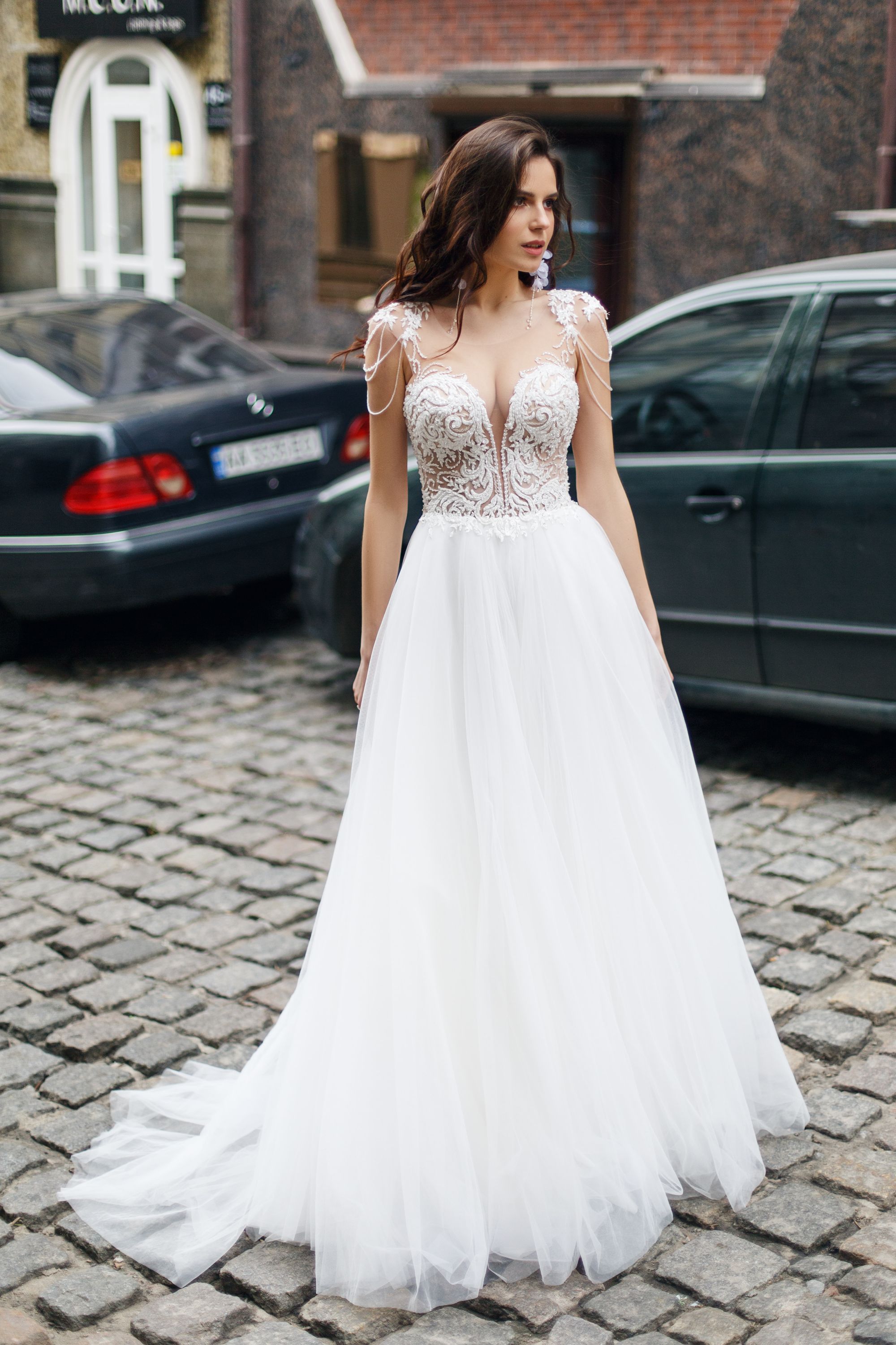 Braut mit Brautkleid A-Linie