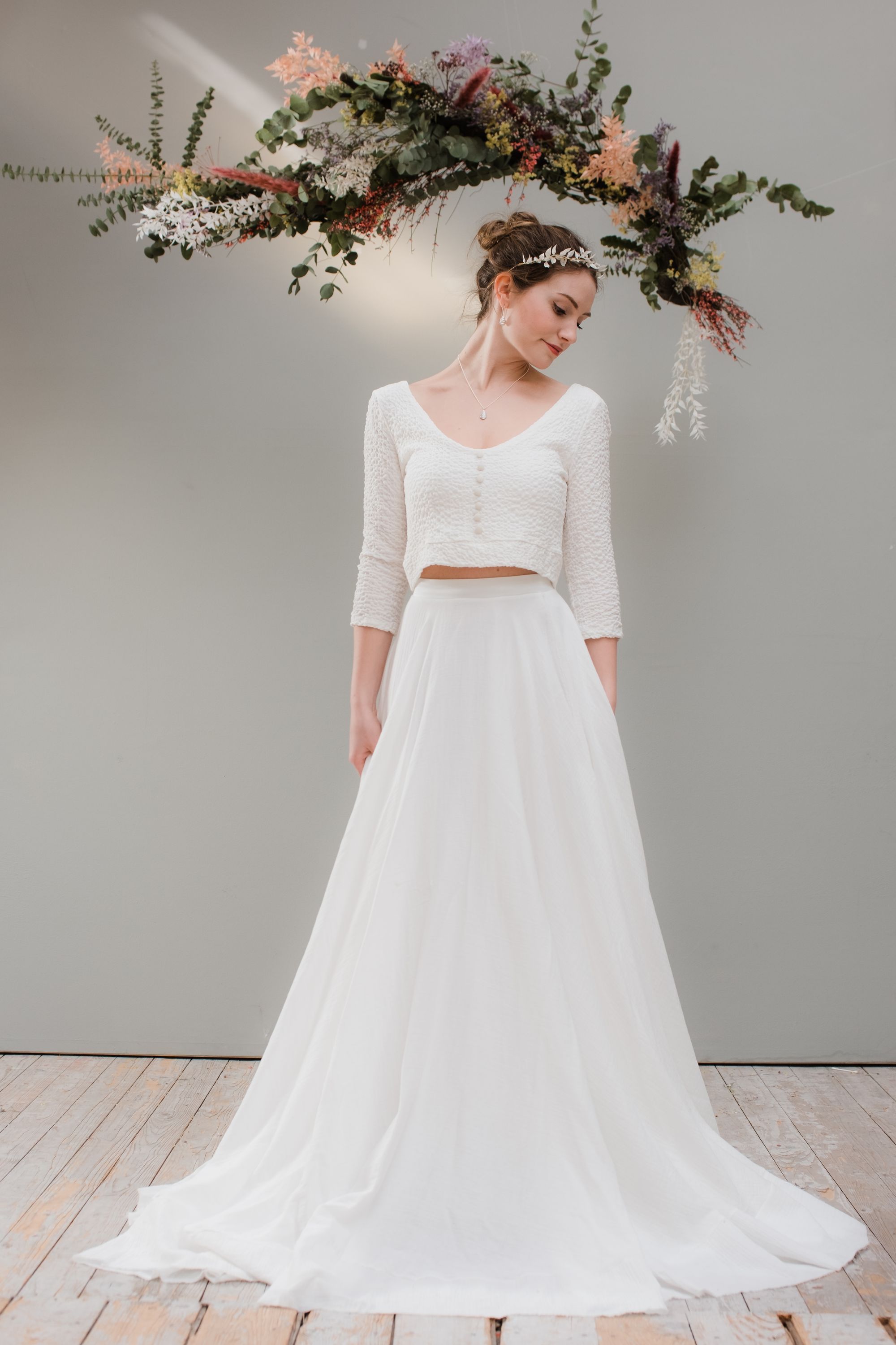 Braut mit Zweiteiler Brautkleid