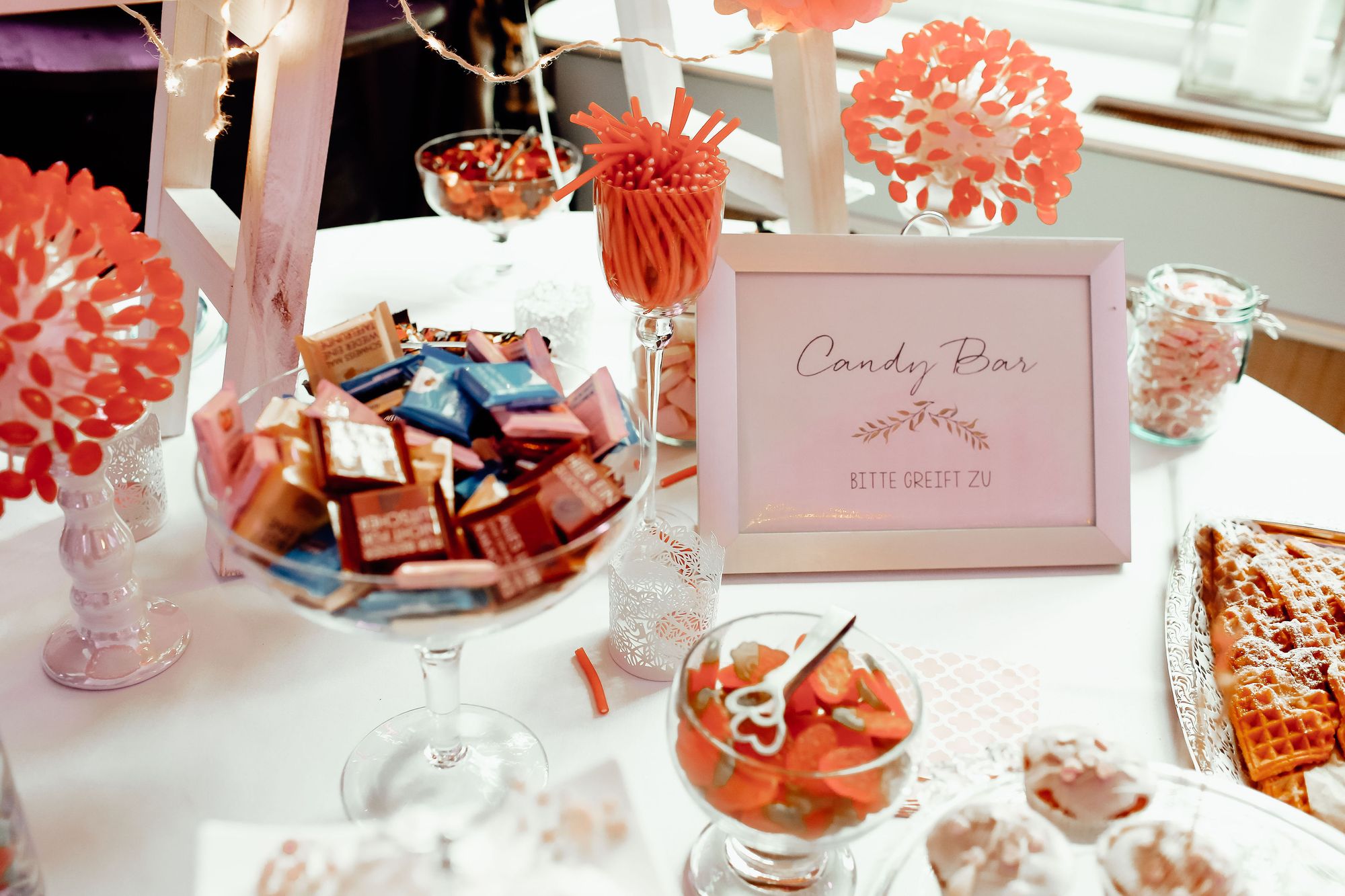 Eine Candybar mit kleinen Schokoladen