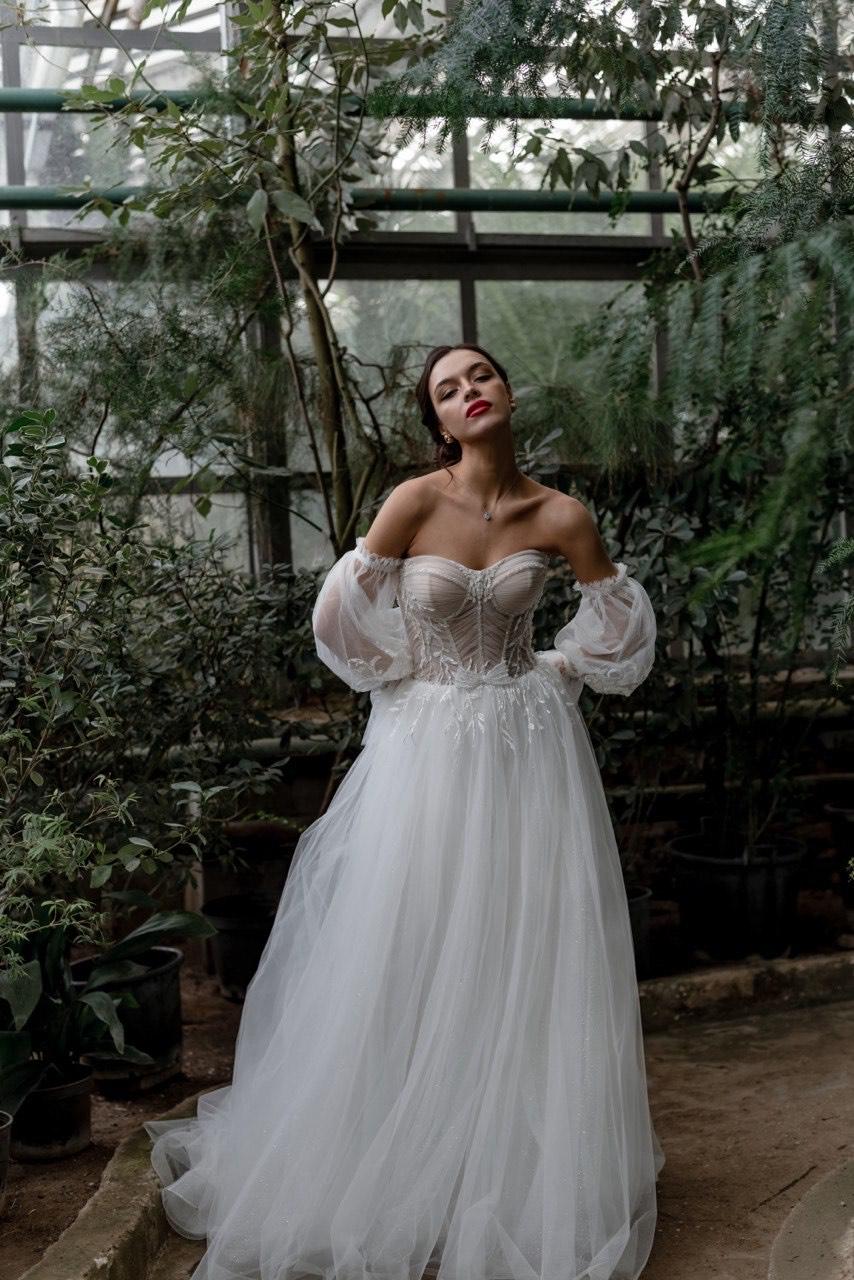 Brautkleid Prinzessin mit Tüll und schulterfrei