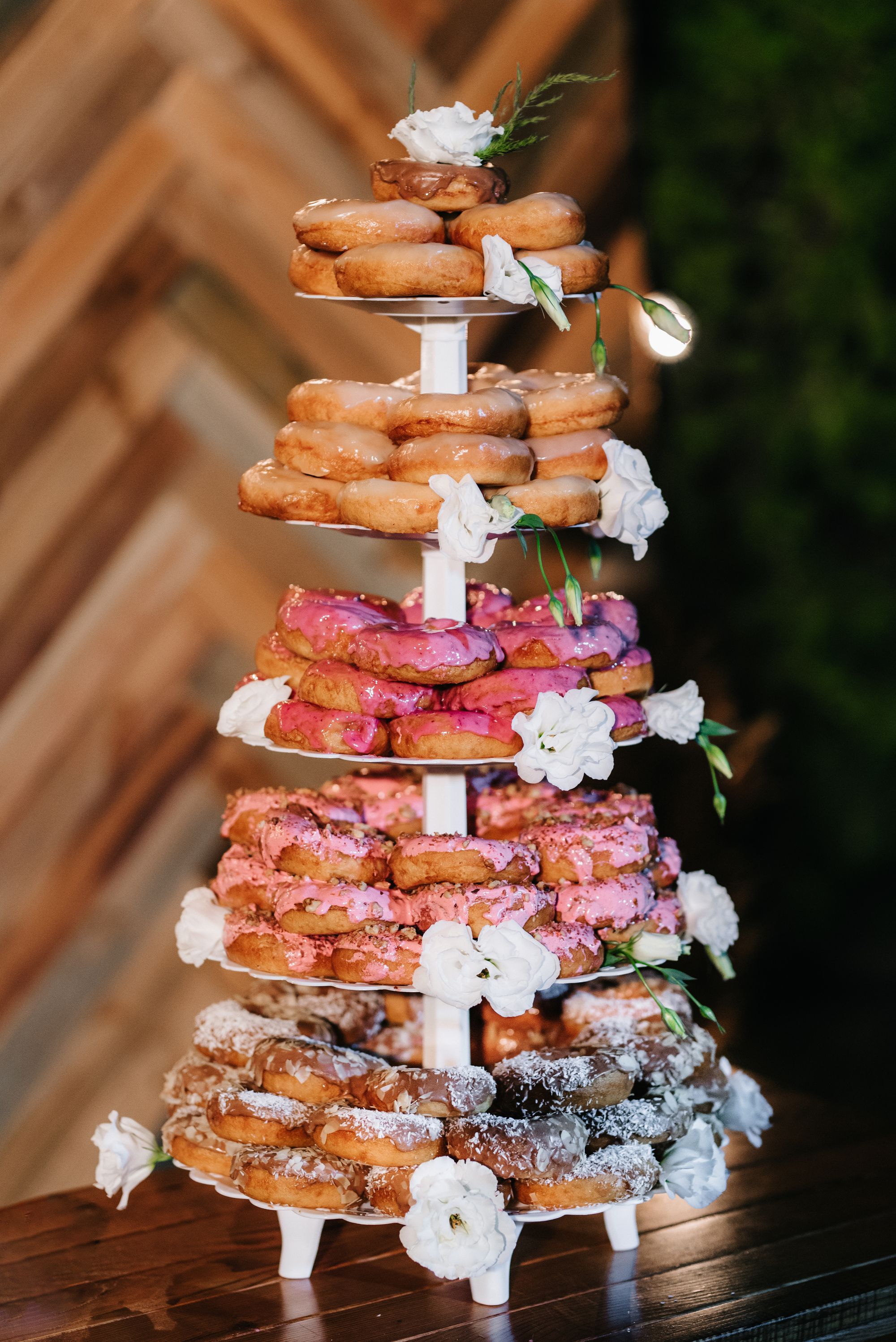 Etagere mit Donats für den Sweet Table