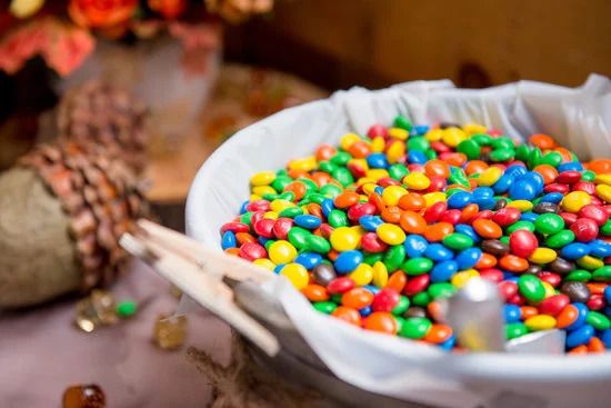 bunte Schokolinsen für die Candy Bar
