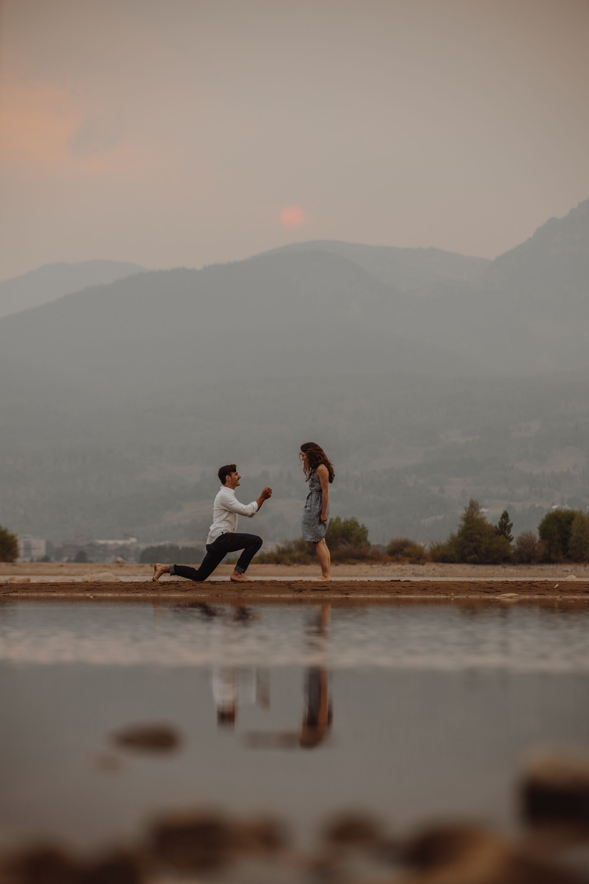 Heiratsantrag am Strand
