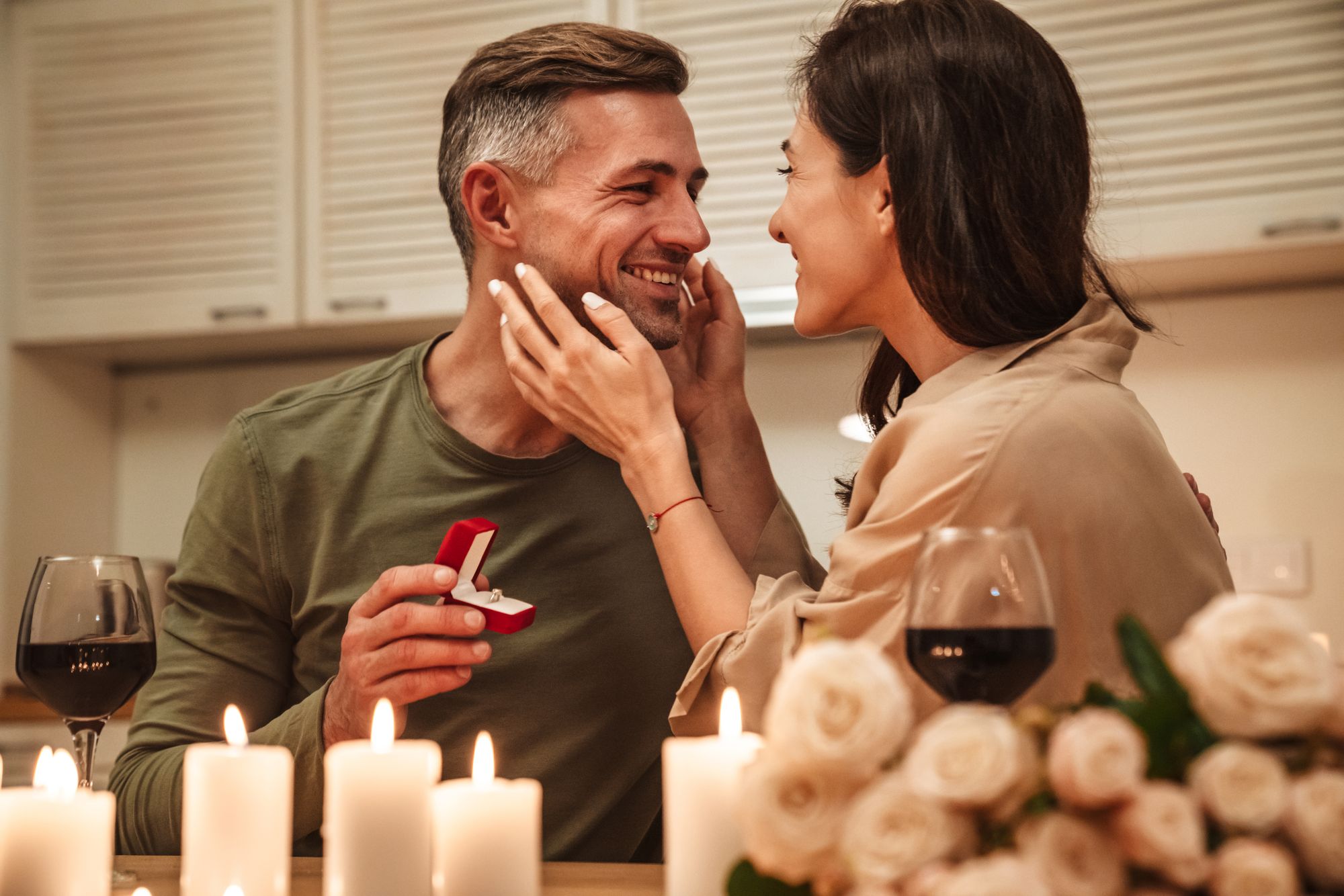 Heiratsantrag Idee: Heiratsantrag bei Candle-Light-Dinner