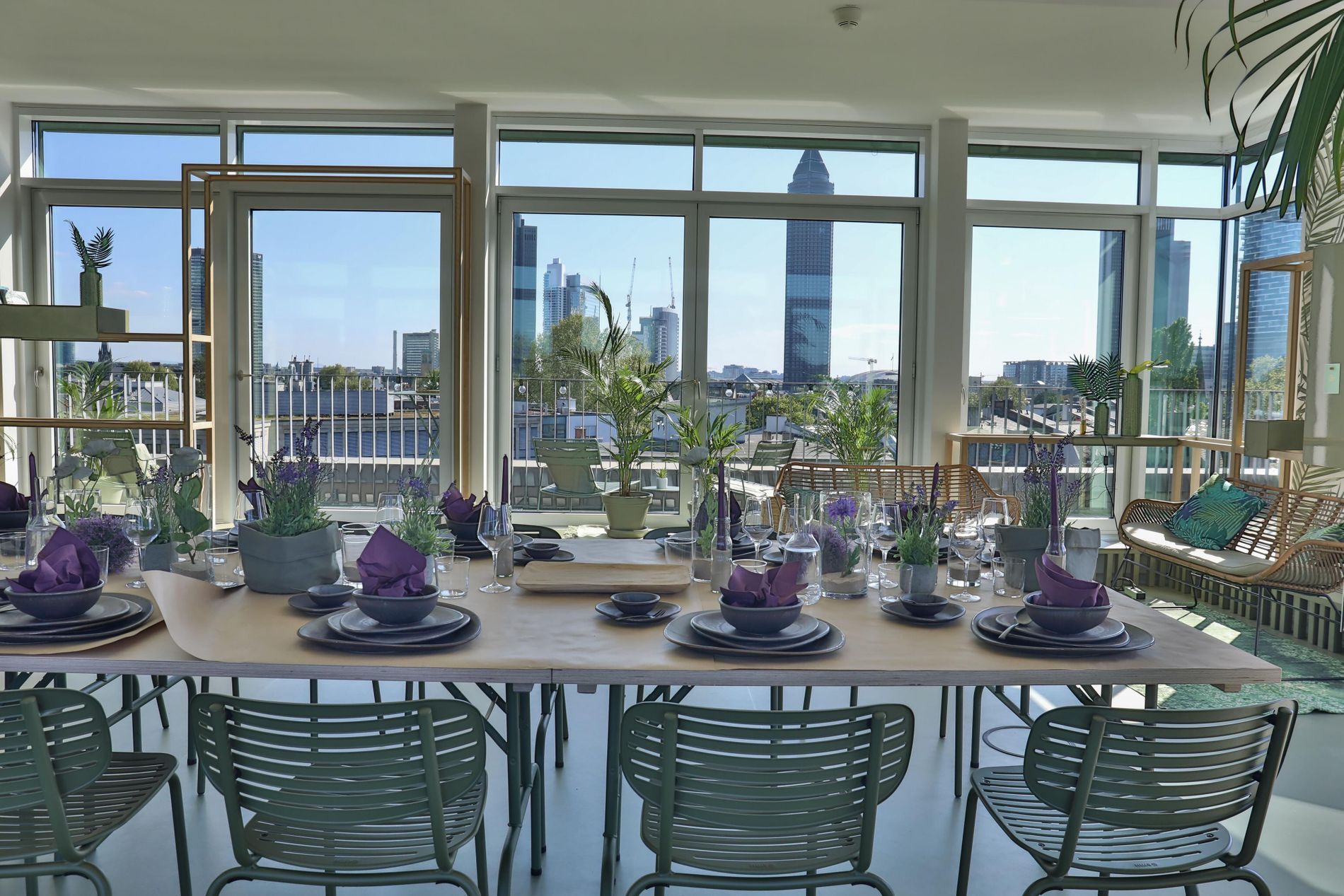 Hochzeitslocation Frankfurt mit Blick auf die Skyline