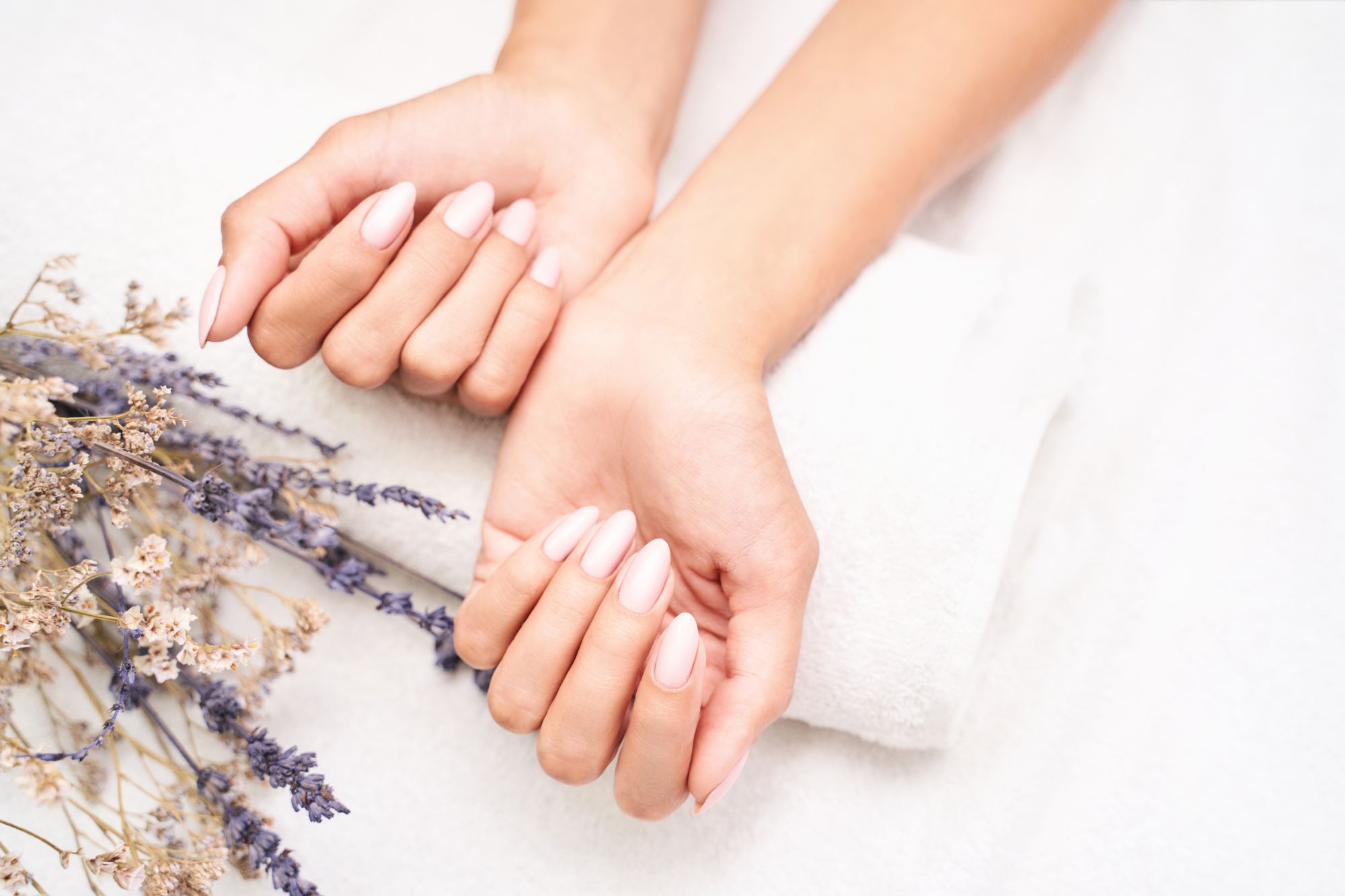 Nude Nägel- Nageldesign Ideen - French Manicure