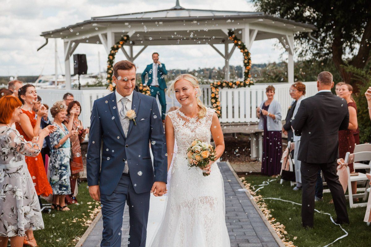 Hochzeit draußen im Park