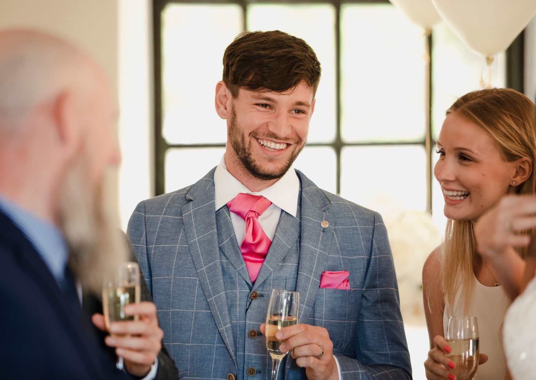 Gute Gäste kommen zur Hochzeit gut angezogen, schenken gut und haben gute Laune!
