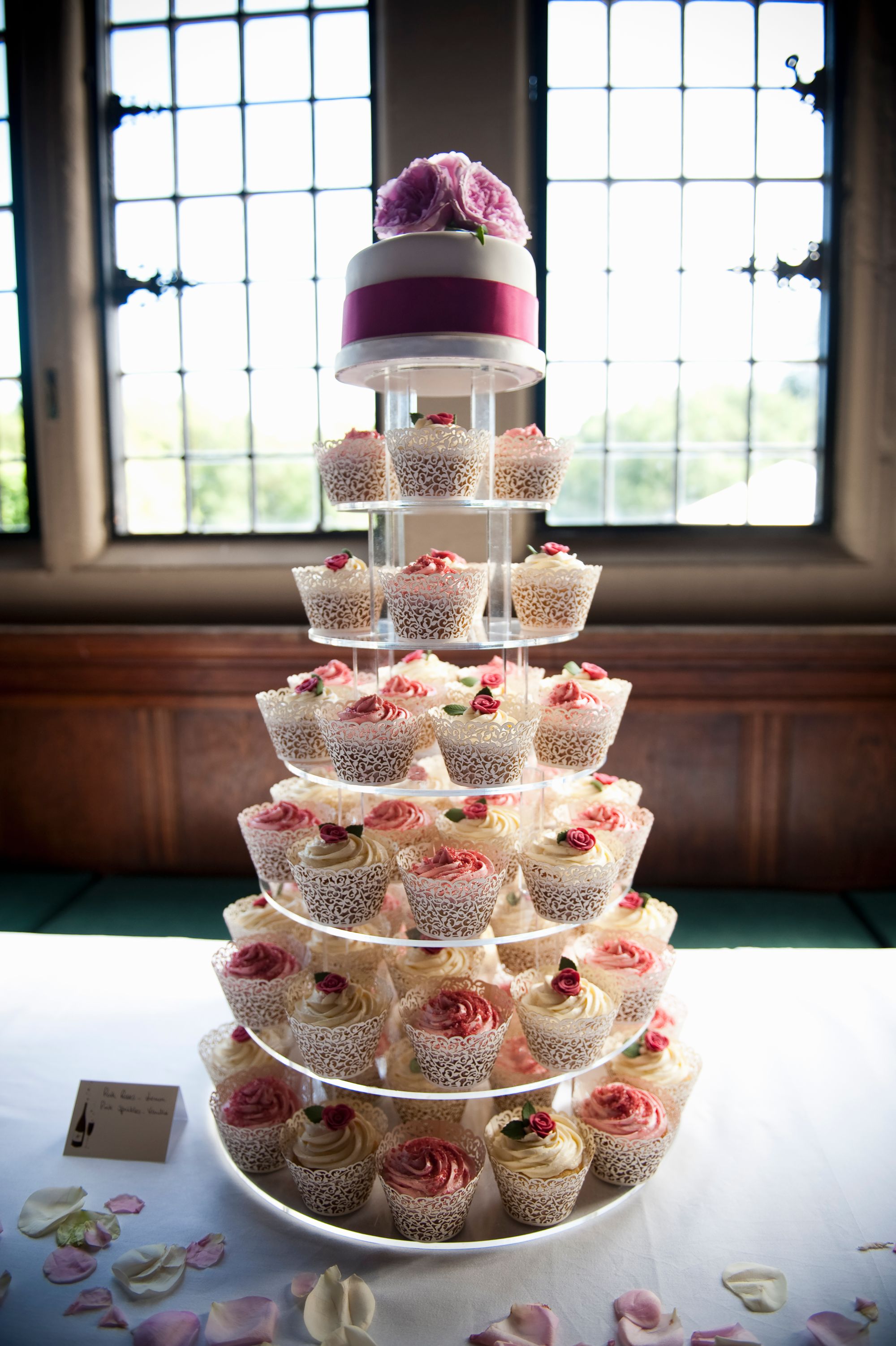 Cupcake Torte in rosa weiß Tönen