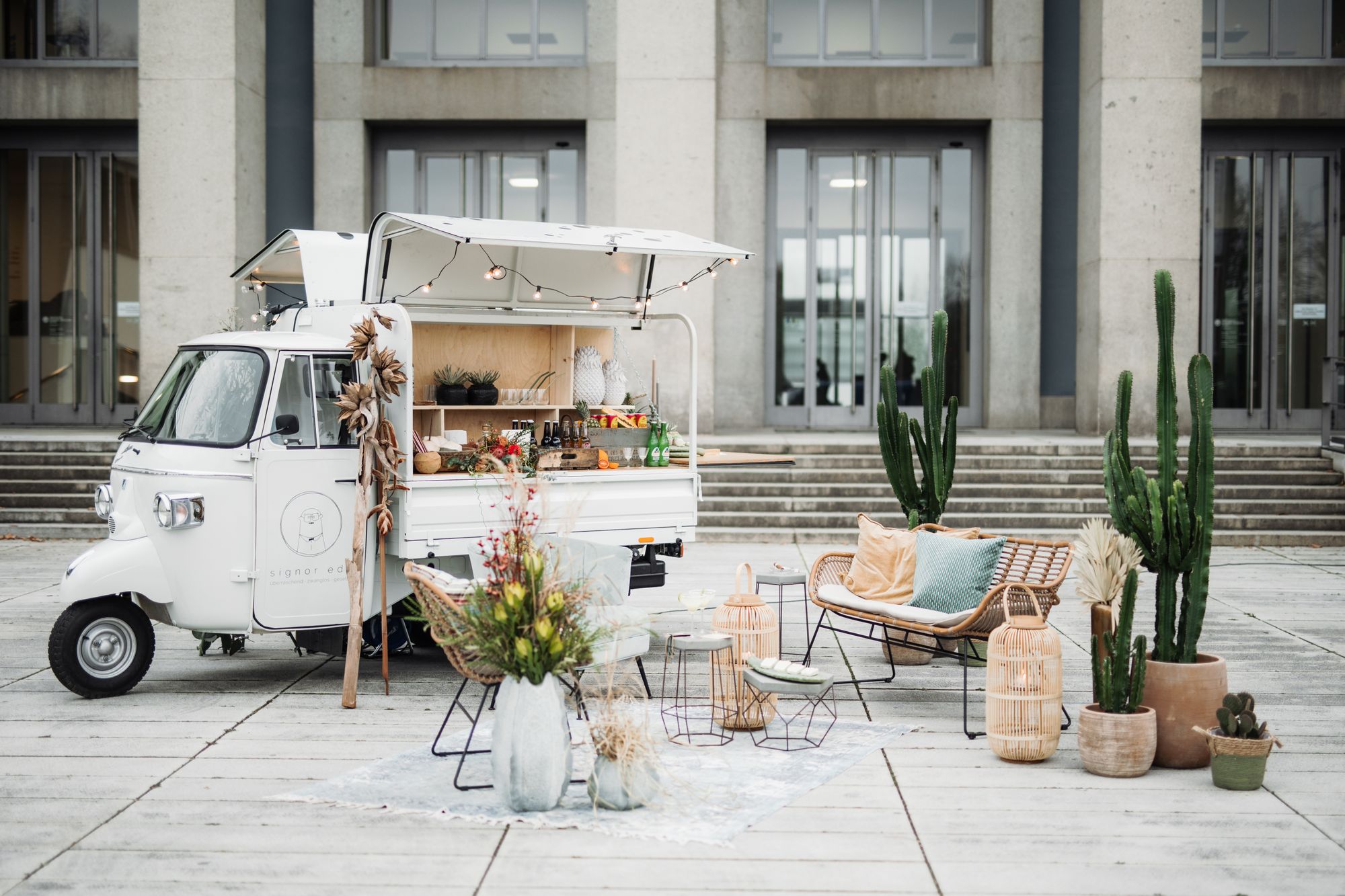 Buffetwagen mit Sitzlounge Outdoor
