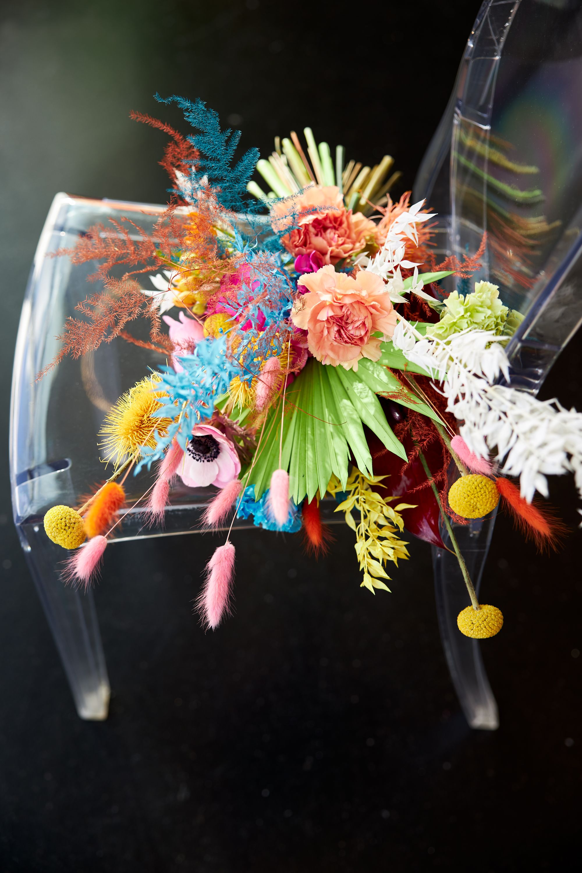 Brautstrauß mit bunten Blumen