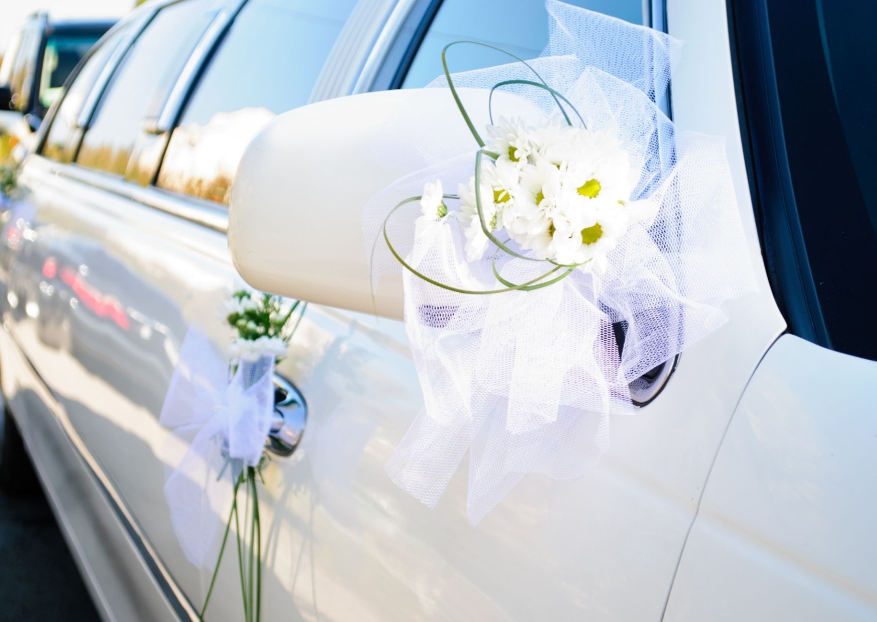 Luxuriöse Stretch Limo als Hochzeitsauto
