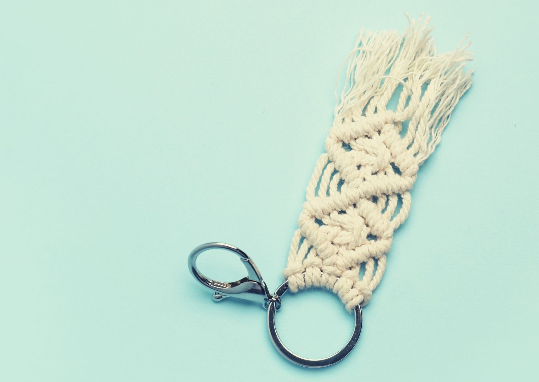 Partner Schlüsselanhänger: geflochtener Anhänger in Beige