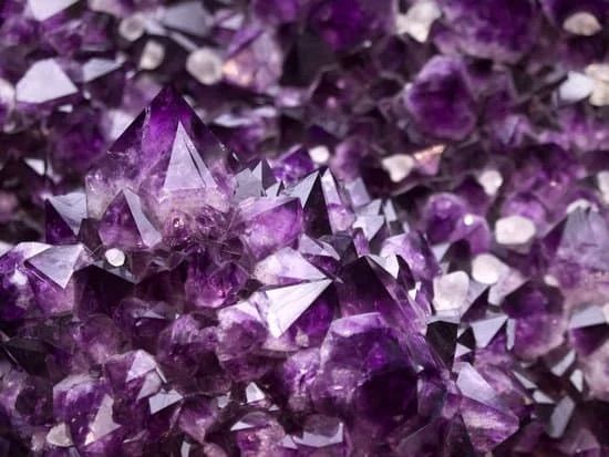 Lilaner Edelstein Amethyst