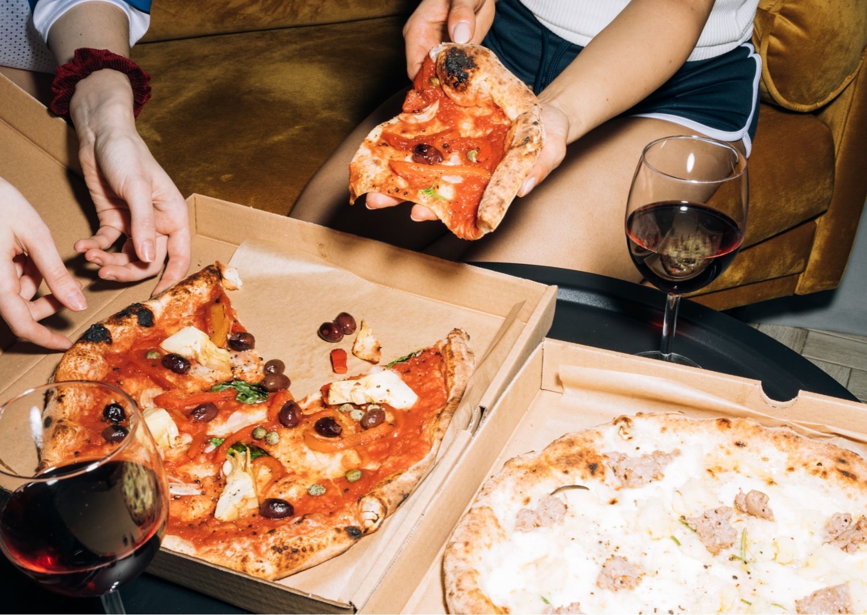 Wein, Pizza und Spiele zur Bridal Shower