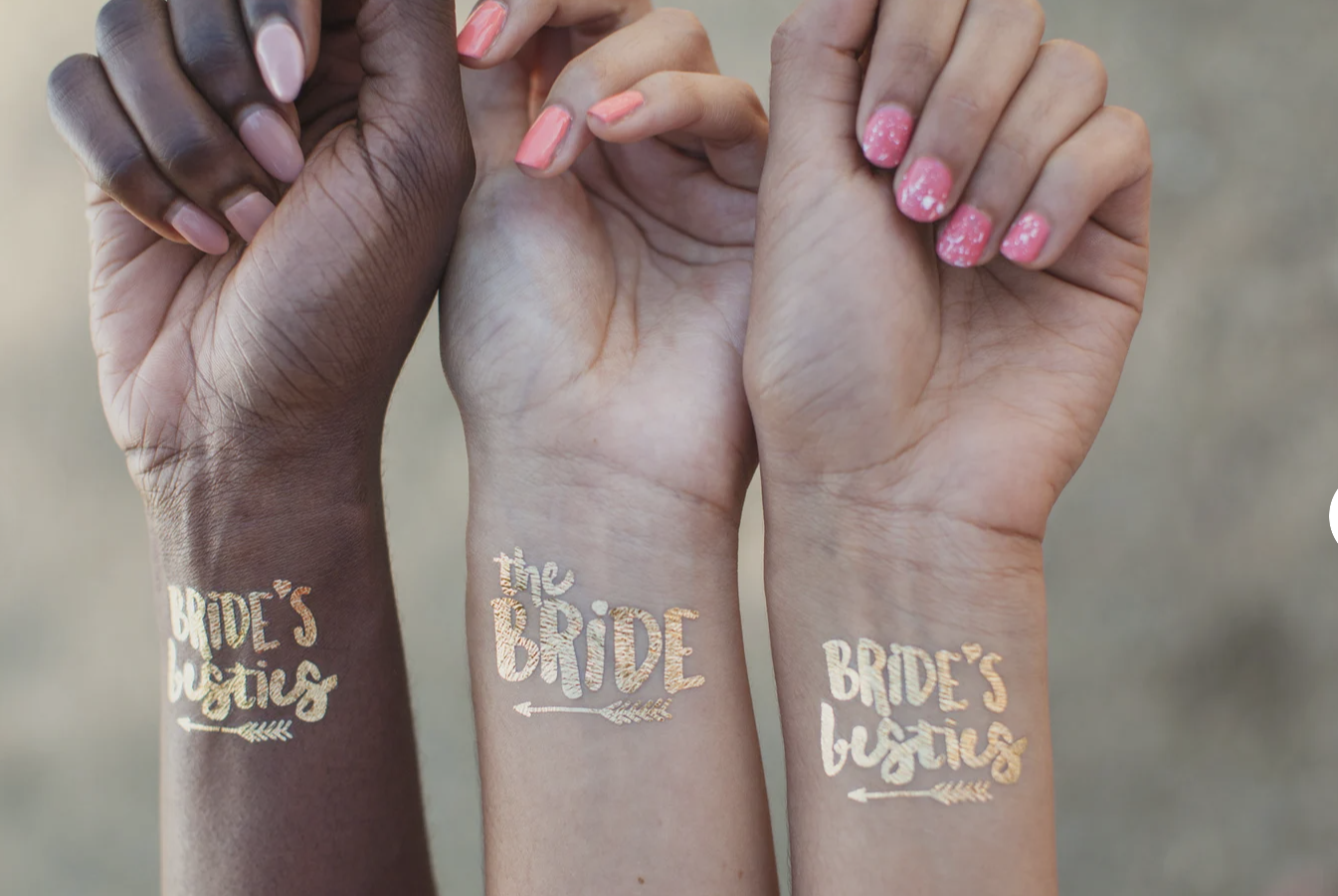 Goldenes Klebe-Tattoo Teambride