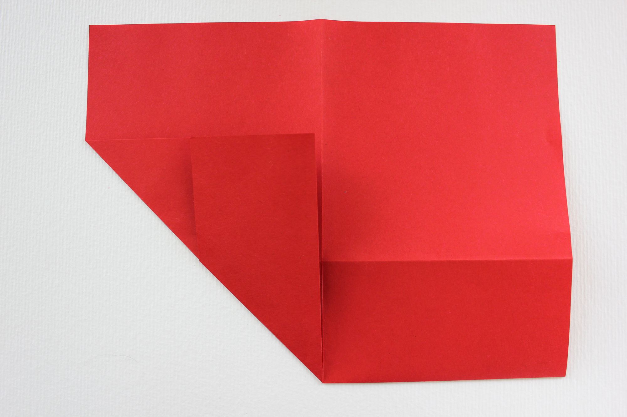 Origami-Herz aus Papier falten