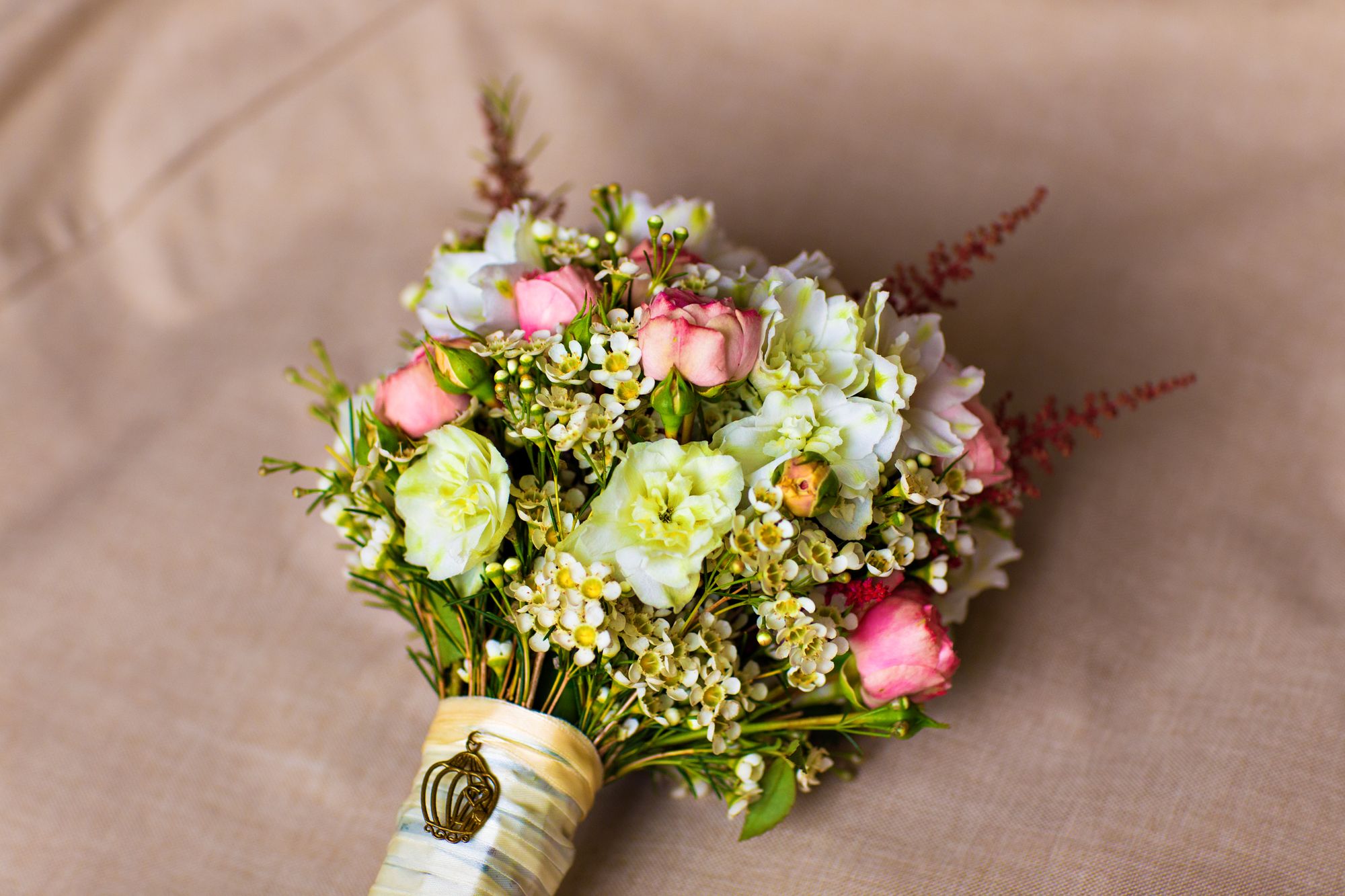 Brautsträuße mit Christrosen sind wundervoll
