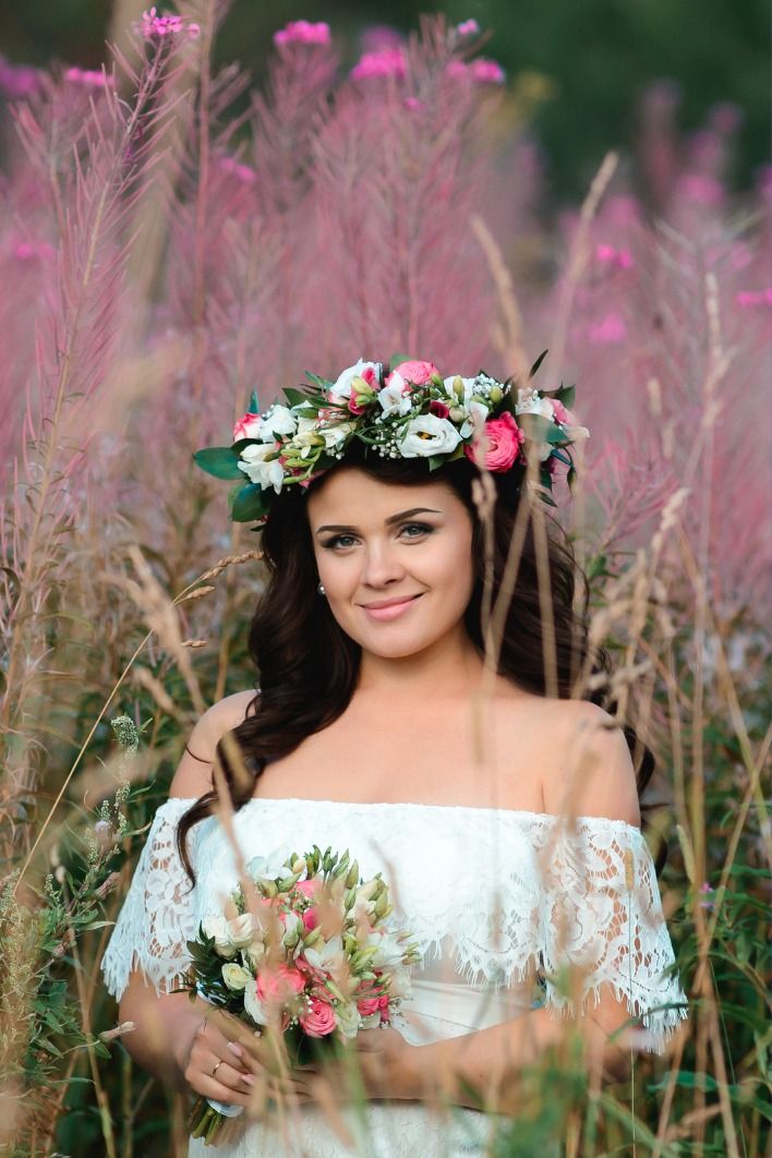 Bunte Blumenkrone im Boho-Stil