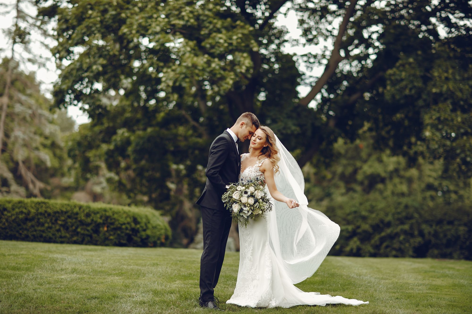 Hochzeit planen: Brautpaar steht im Mittelpunkt