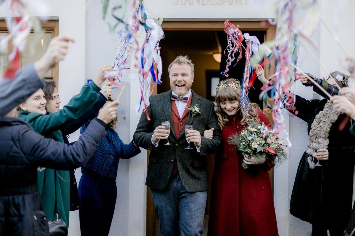 Hochzeitspaar nach der Verlobung